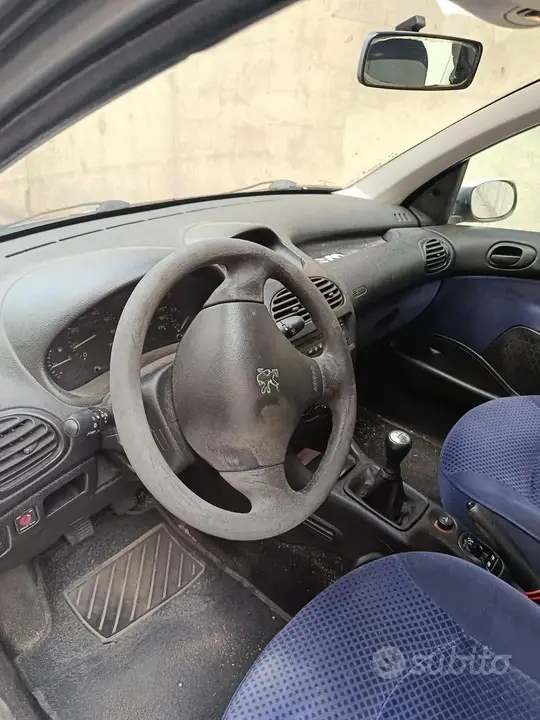 Peugeot 206 2003 photo 3