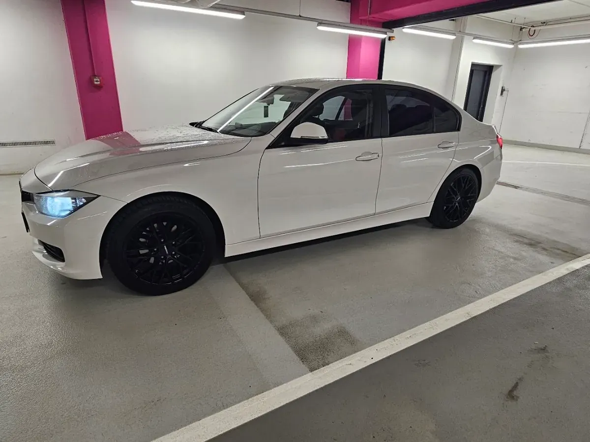 BMW 3 Series 2013 photo 2