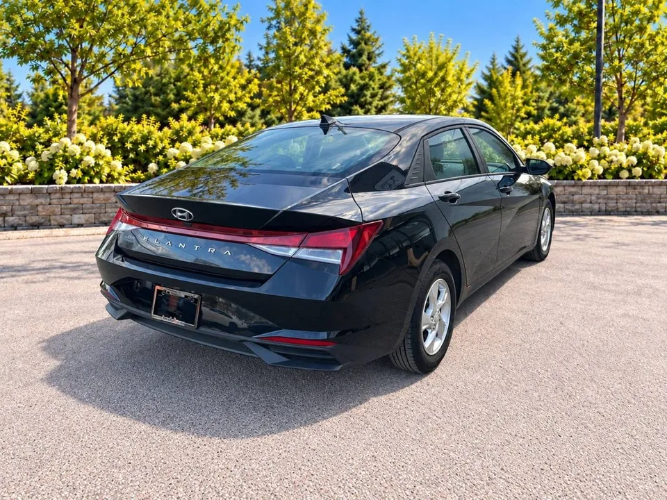 Hyundai Elantra 2023 photo 2