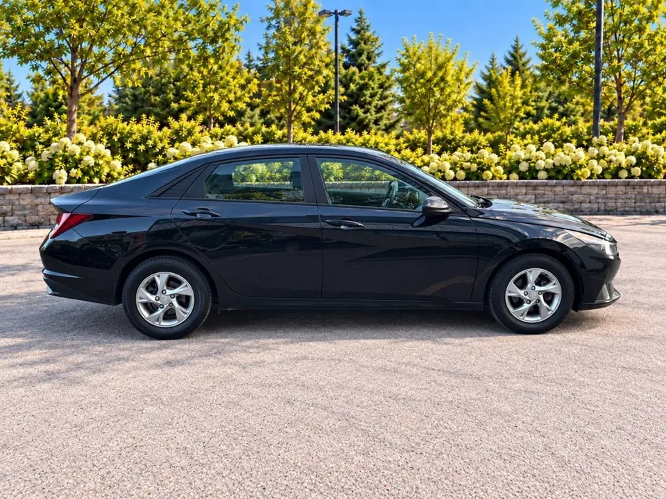 Hyundai Elantra 2023 photo 3