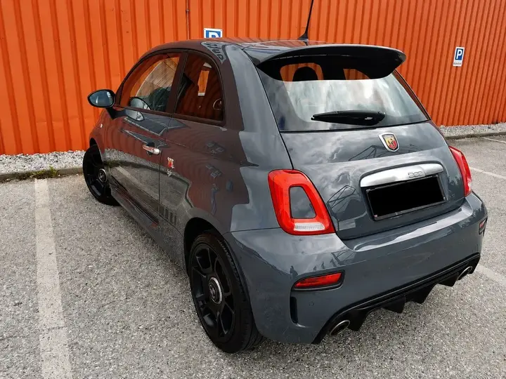 Abarth 500 595 2018 photo 2