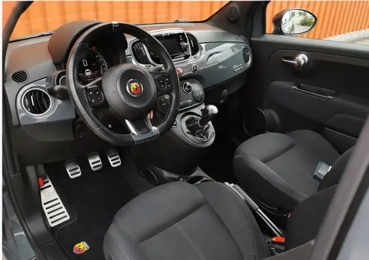 Abarth 500 595 2018 photo 3