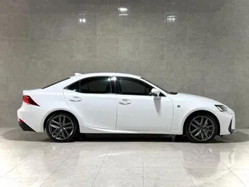 Lexus Is 350 2019 photo 3