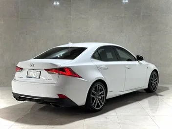 Lexus Is 350 2019 photo 4