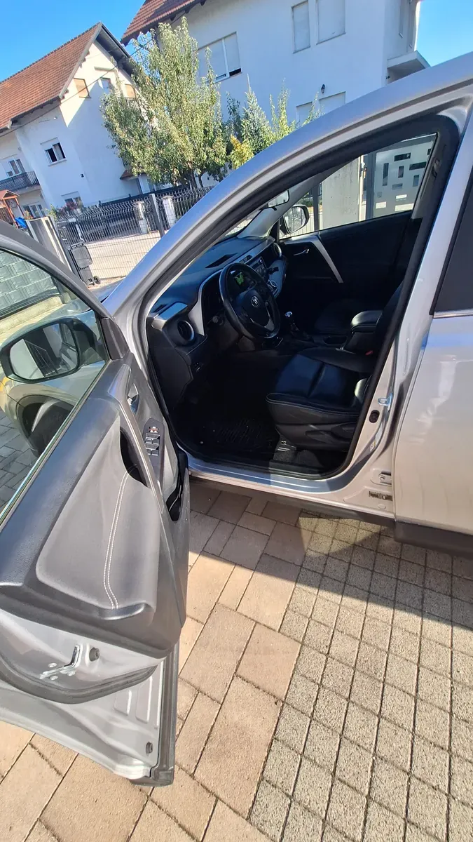 Toyota Rav4 2019 photo 2