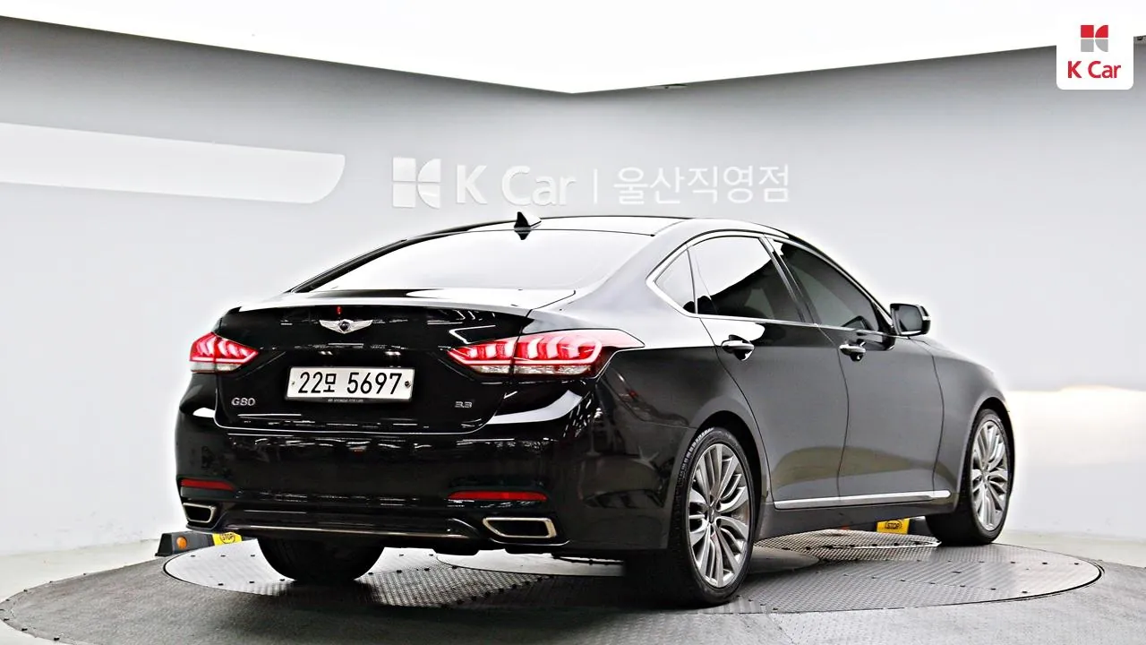 Genesis G80 2017 photo 2