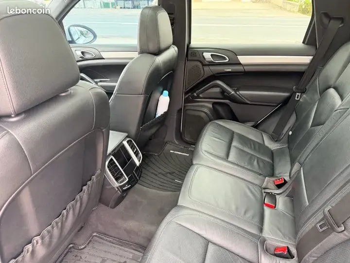 Porsche Cayenne 2010 photo 4