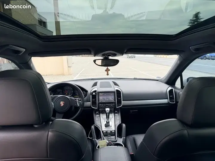 Porsche Cayenne 2010 photo 3