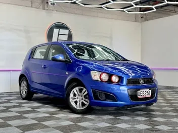 Holden Barina 2011 photo 2