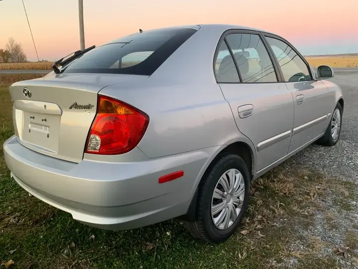 Hyundai Accent 2006 photo 3
