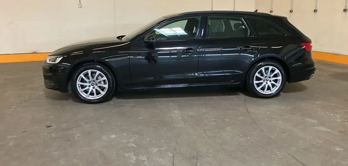 Audi A4 2021 photo 3