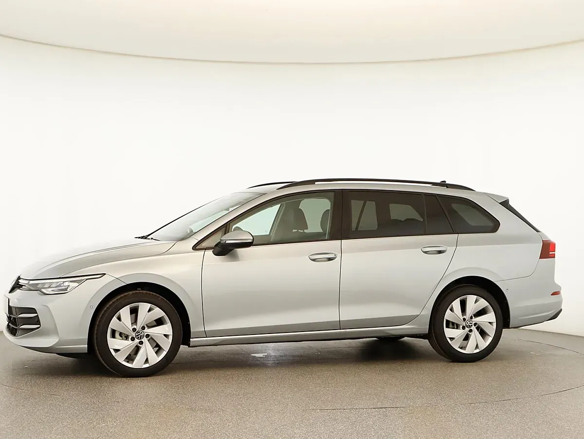 Volkswagen Golf 2026 photo 2