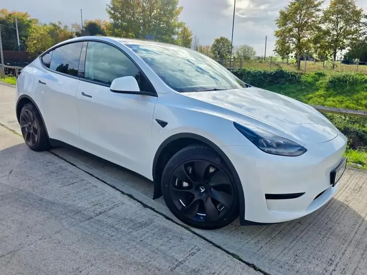 Tesla Model Y 2023 photo 5