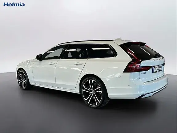 Volvo V90 2022 photo 2