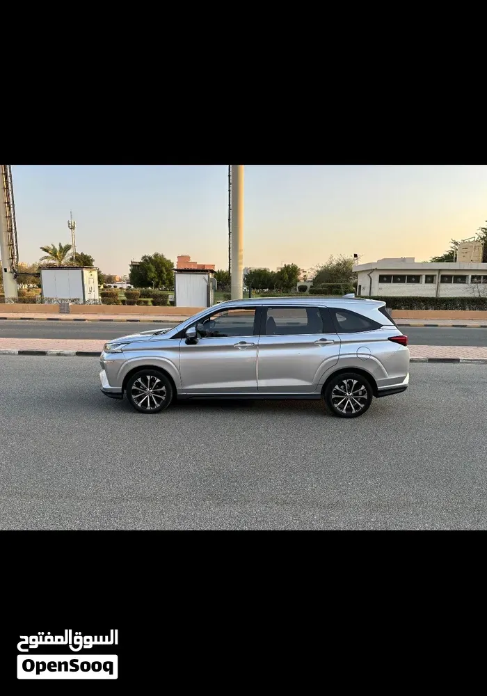 Toyota Veloz 2023 photo 2