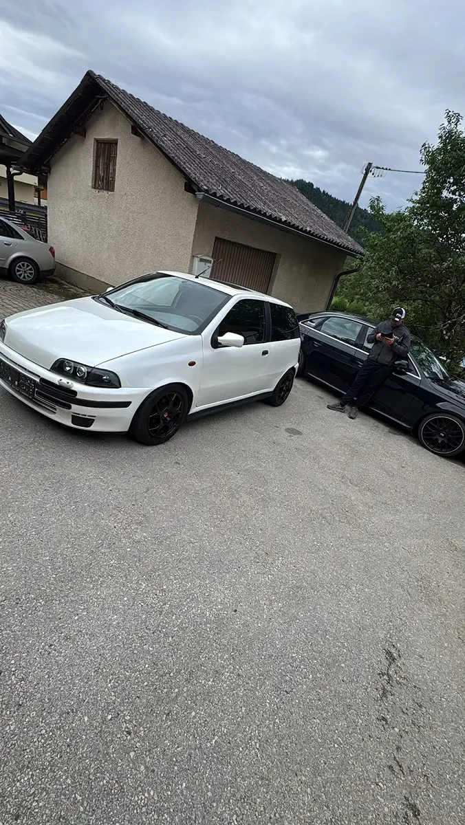 Fiat Punto 1995 photo 3