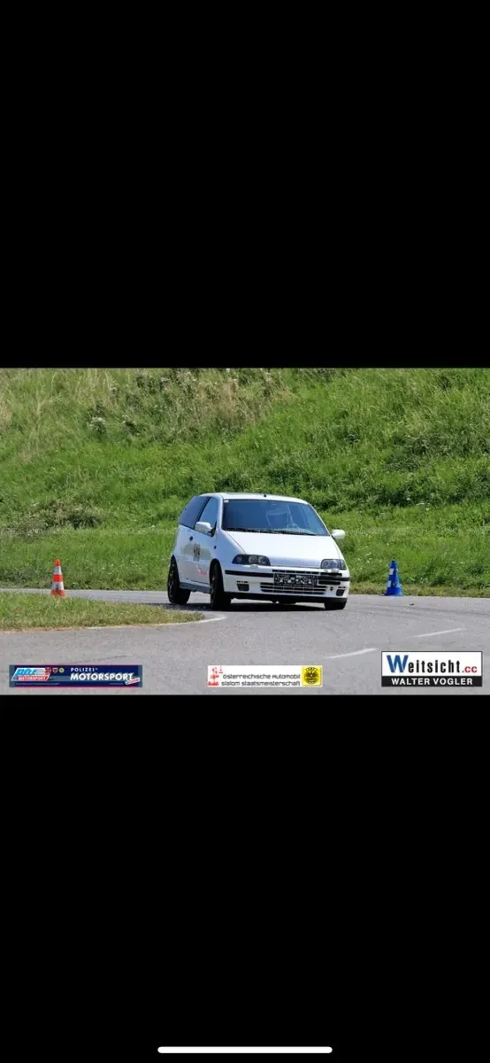 Fiat Punto 1995 photo 2