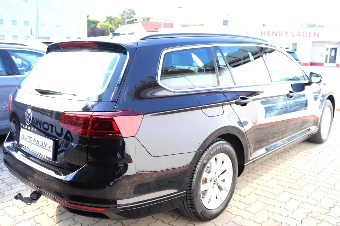 Volkswagen Passat 2022 photo 3