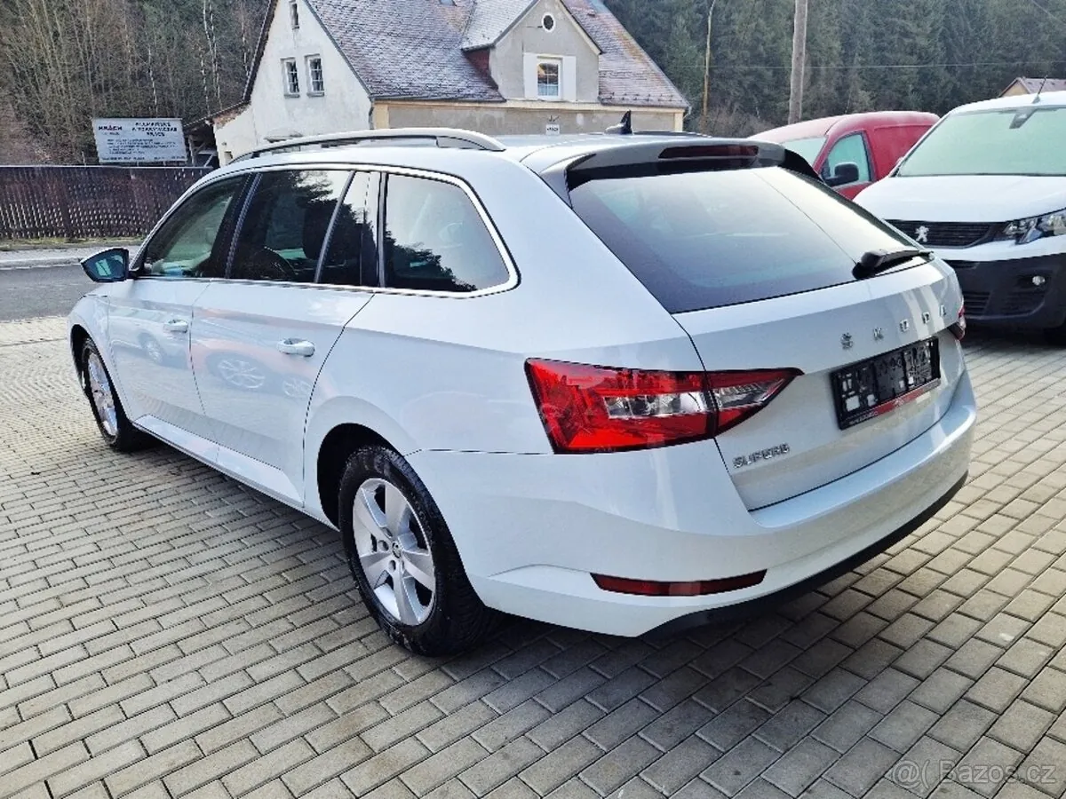 Skoda Superb 2022 photo 3