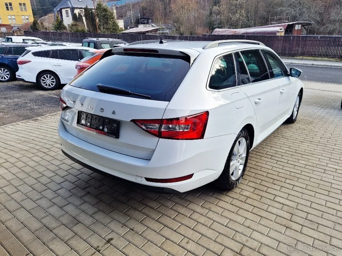 Skoda Superb 2022 photo 4