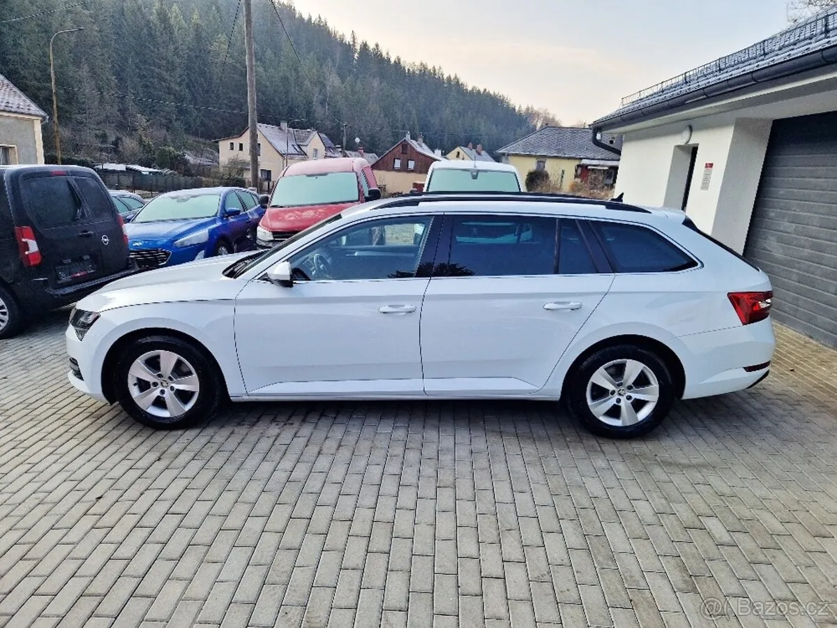 Skoda Superb 2022 photo 5