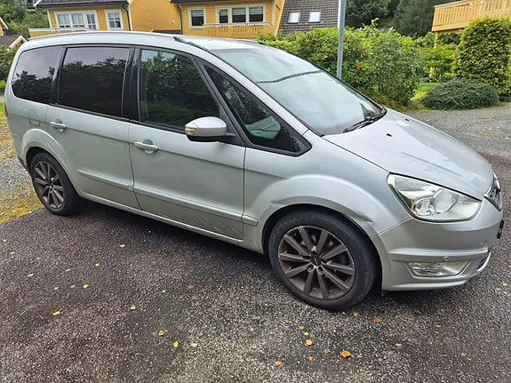 Ford Galaxy 2013 photo 3