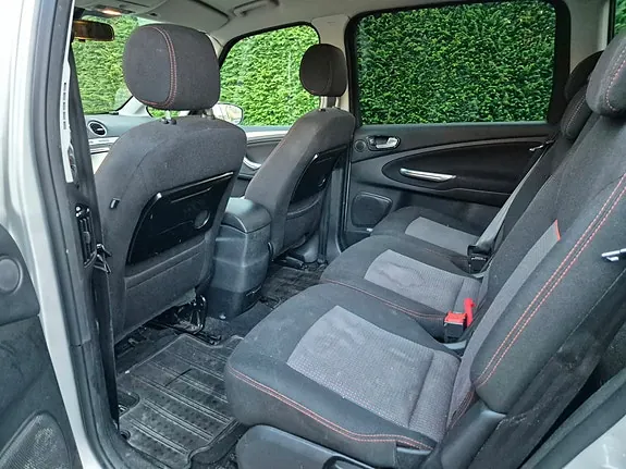 Ford Galaxy 2013 photo 5