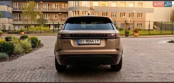 Land Rover Range Rover Velar 2022 photo 2