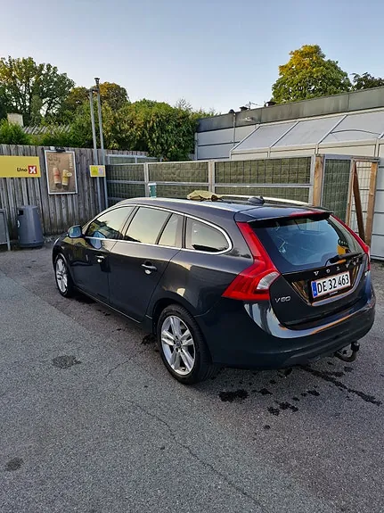 Volvo V60 2012 photo 2