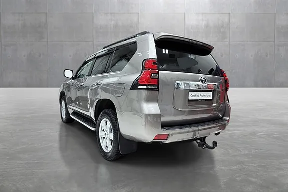 Toyota Land Cruiser 2023 photo 3