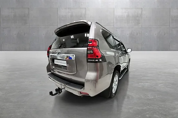 Toyota Land Cruiser 2023 photo 5