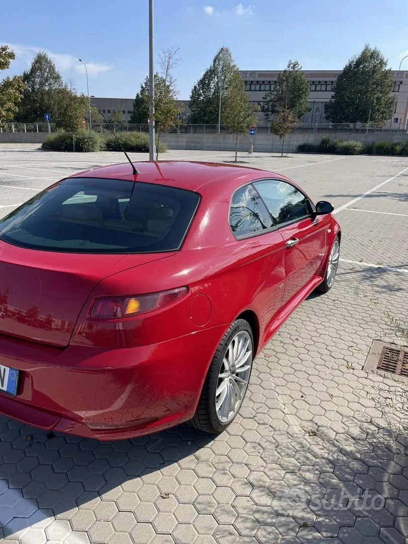 Alfa Romeo Gt 2005 photo 3