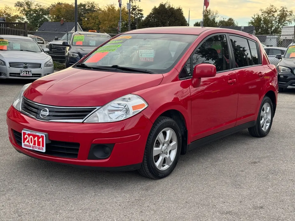 Nissan Versa 2011 photo 3
