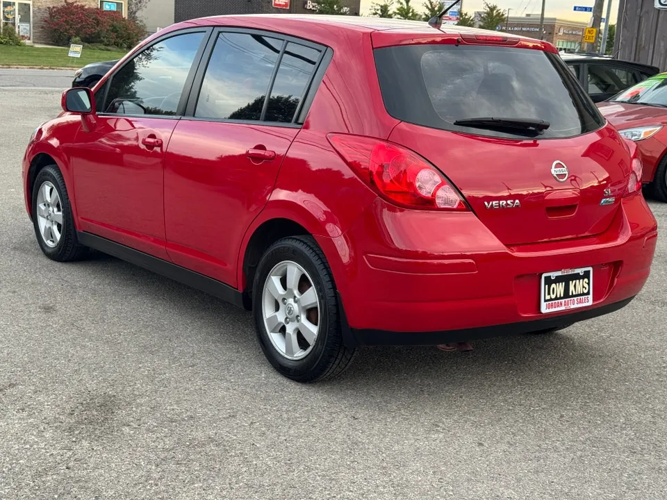 Nissan Versa 2011 photo 5