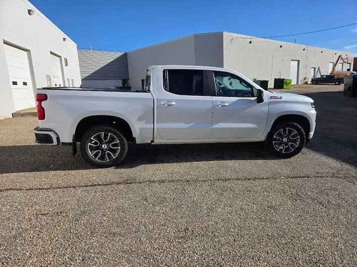 Chevrolet Silverado 1500 2021 photo 2