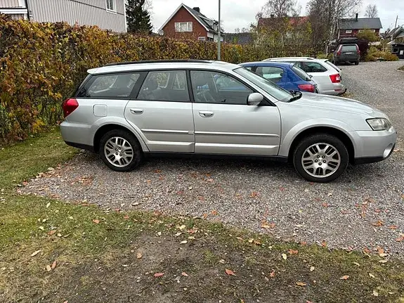 Subaru Outback 2004 photo 4