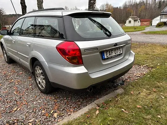 Subaru Outback 2004 photo 3