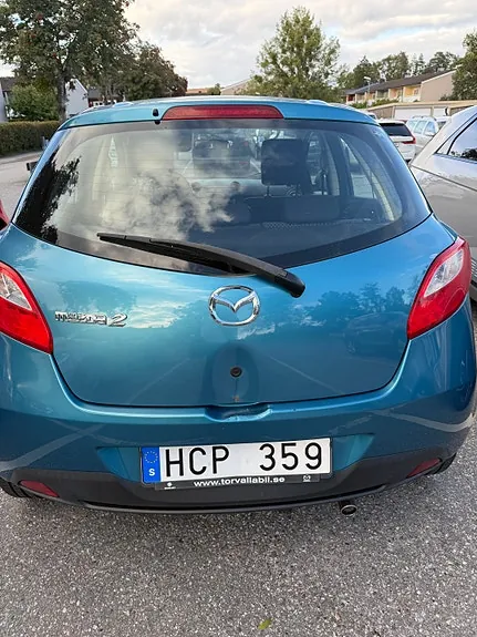 Mazda 2 2011 photo 4