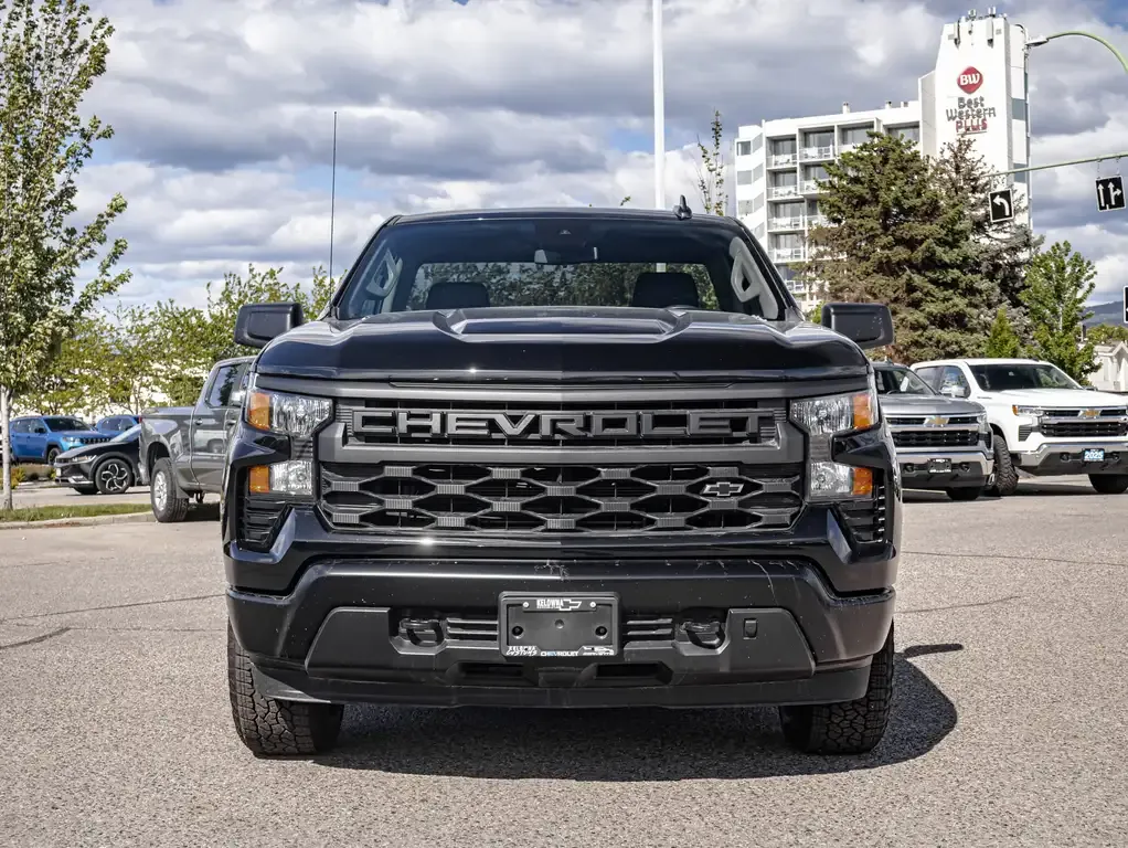 Chevrolet Silverado 1500 2025 photo 3