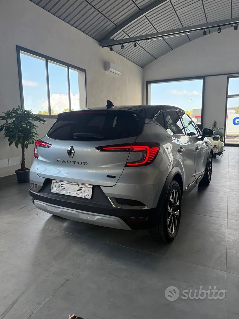 Renault Captur 2023 photo 4