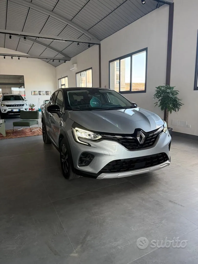 Renault Captur 2023 photo 2