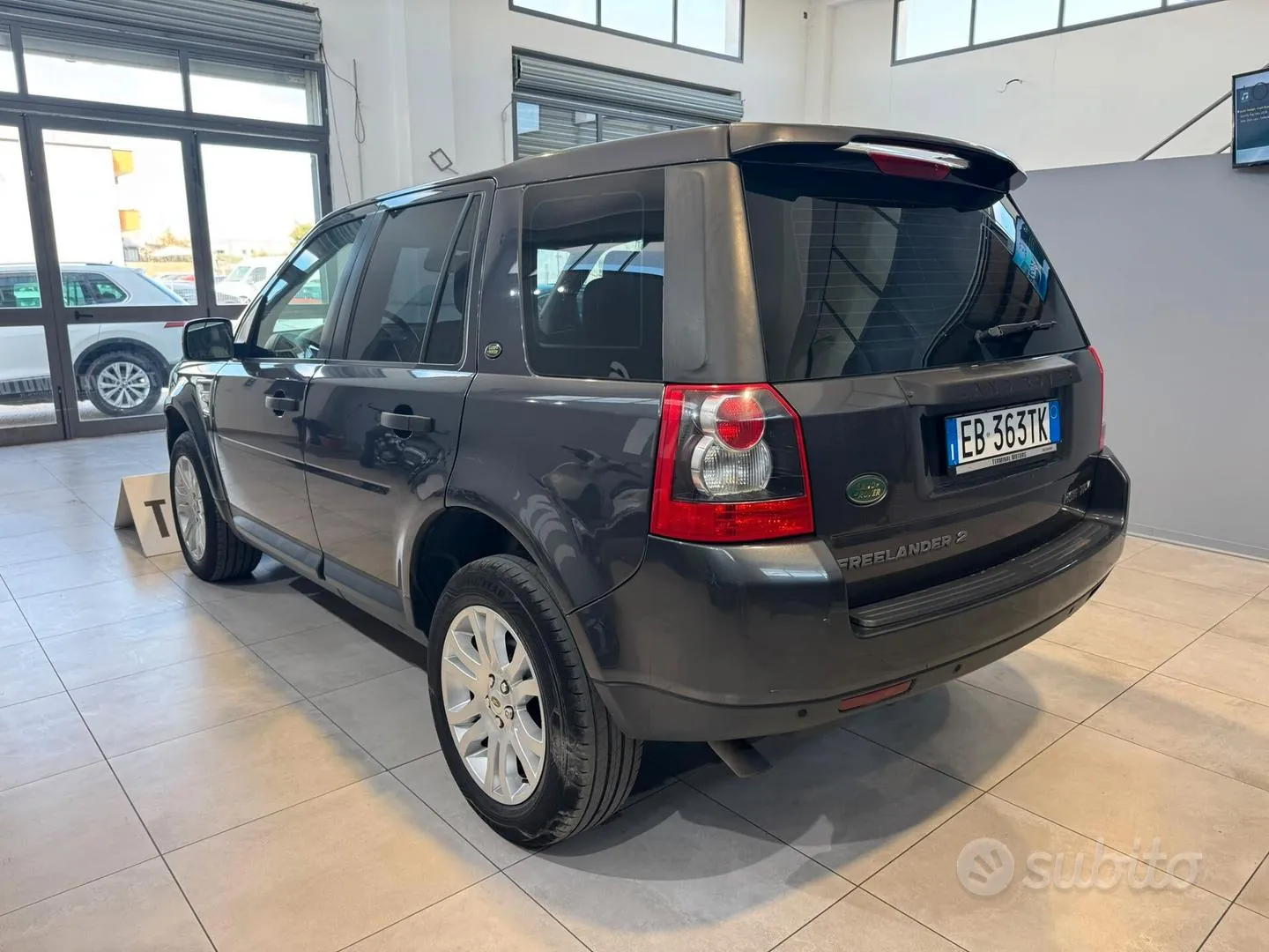 Land Rover Freelander 2010 photo 5