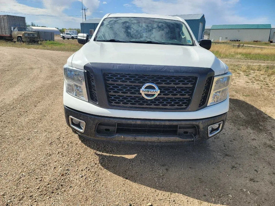 Nissan Titan 2017 photo 2