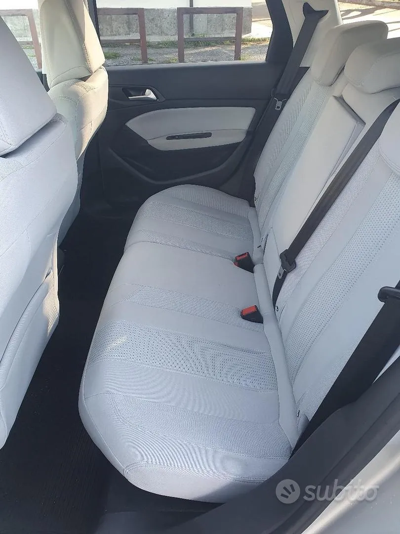 Peugeot 308 2017 photo 4
