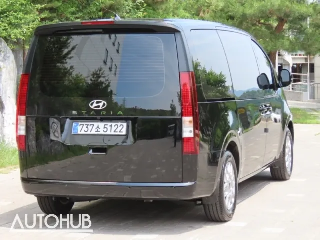 Hyundai Staria 2026 photo 3