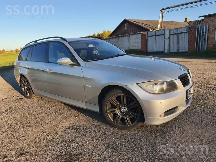BMW 318 2007 photo 3