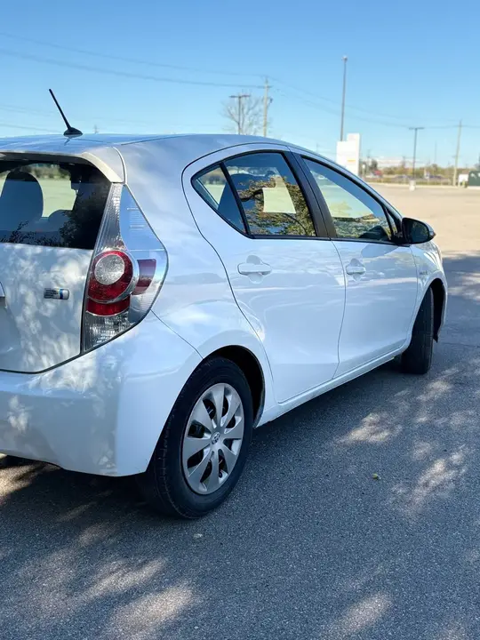 Toyota Prius C 2012 photo 5