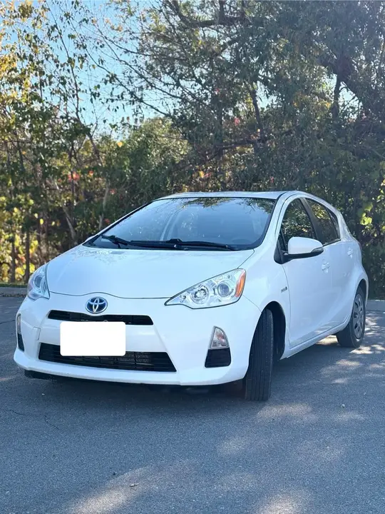 Toyota Prius C 2012 photo 3