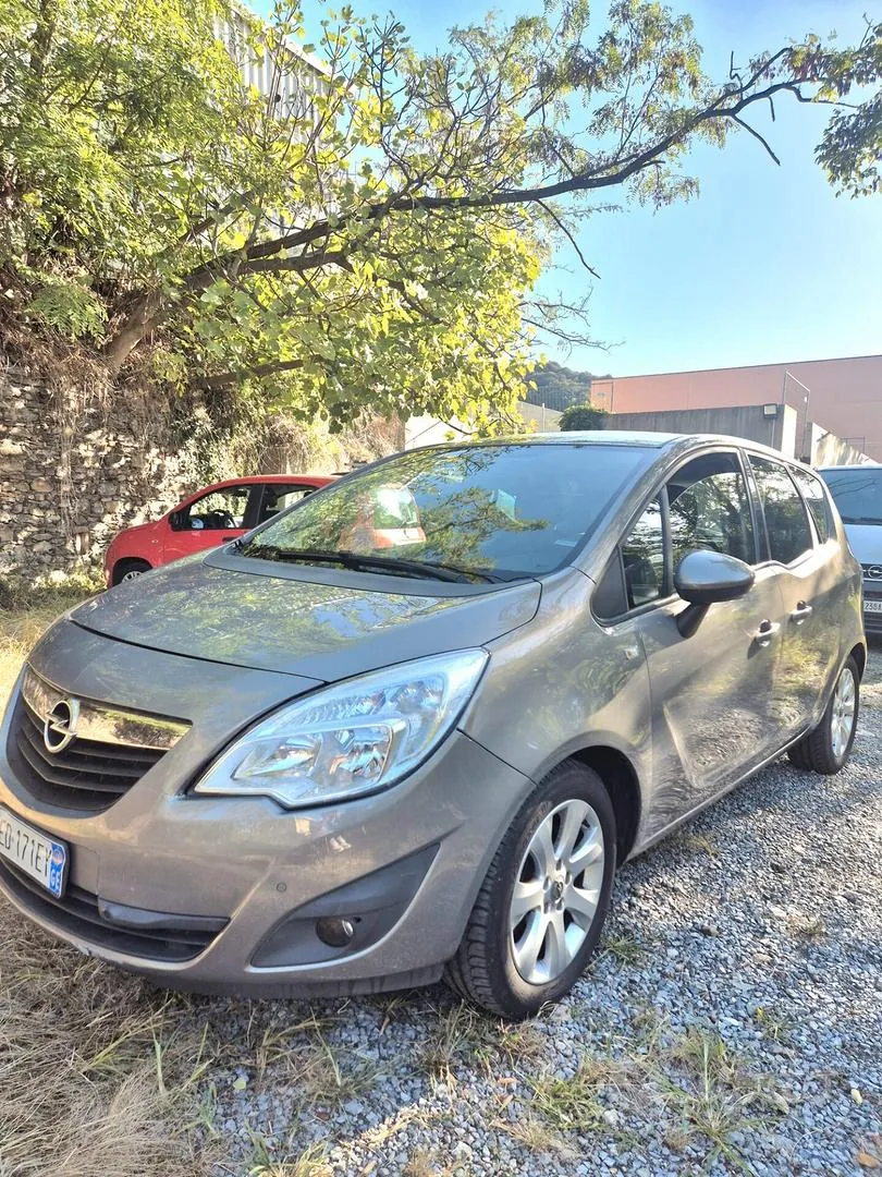 Opel Meriva 2010 photo 2