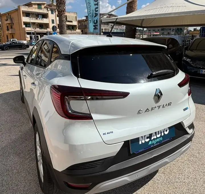 Renault Captur 2022 photo 3